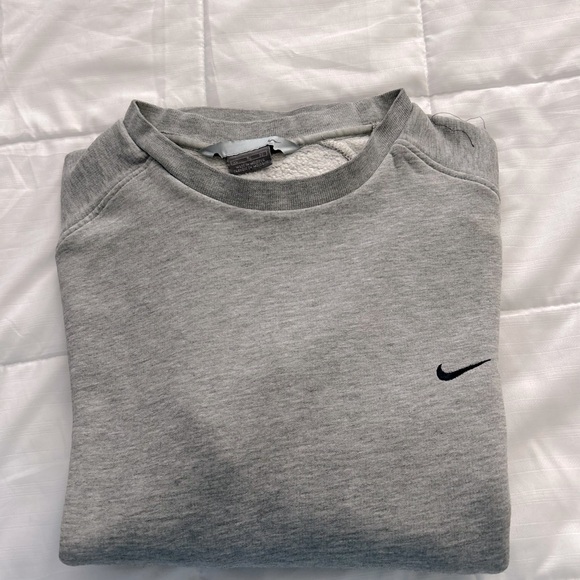 VINTAGE NIKE SWEATSHIRT - Picture 6 of 6